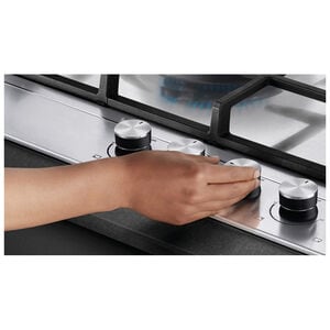 Fisher & Paykel Series 7 30 in. 5-Burner Natural Gas Cooktop with Simmer Burner & Power Burner - Stainless Steel, , hires