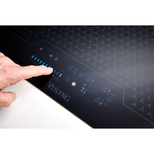 Viking 3 Series 30 in. 4-Burner Induction Cooktop with Simmer Burner & Power Burner - Black Glass, , hires