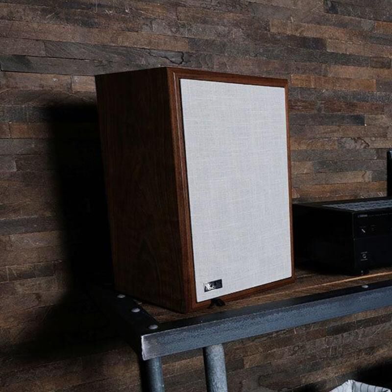 KLH Model Three Bookshelf Speaker - Walnut, Walnut, hires
