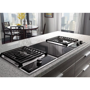 Wolf Transitional 15 in. 2-Burner Natural Gas Cooktop with Simmer Burner - Stainless Steel, , hires