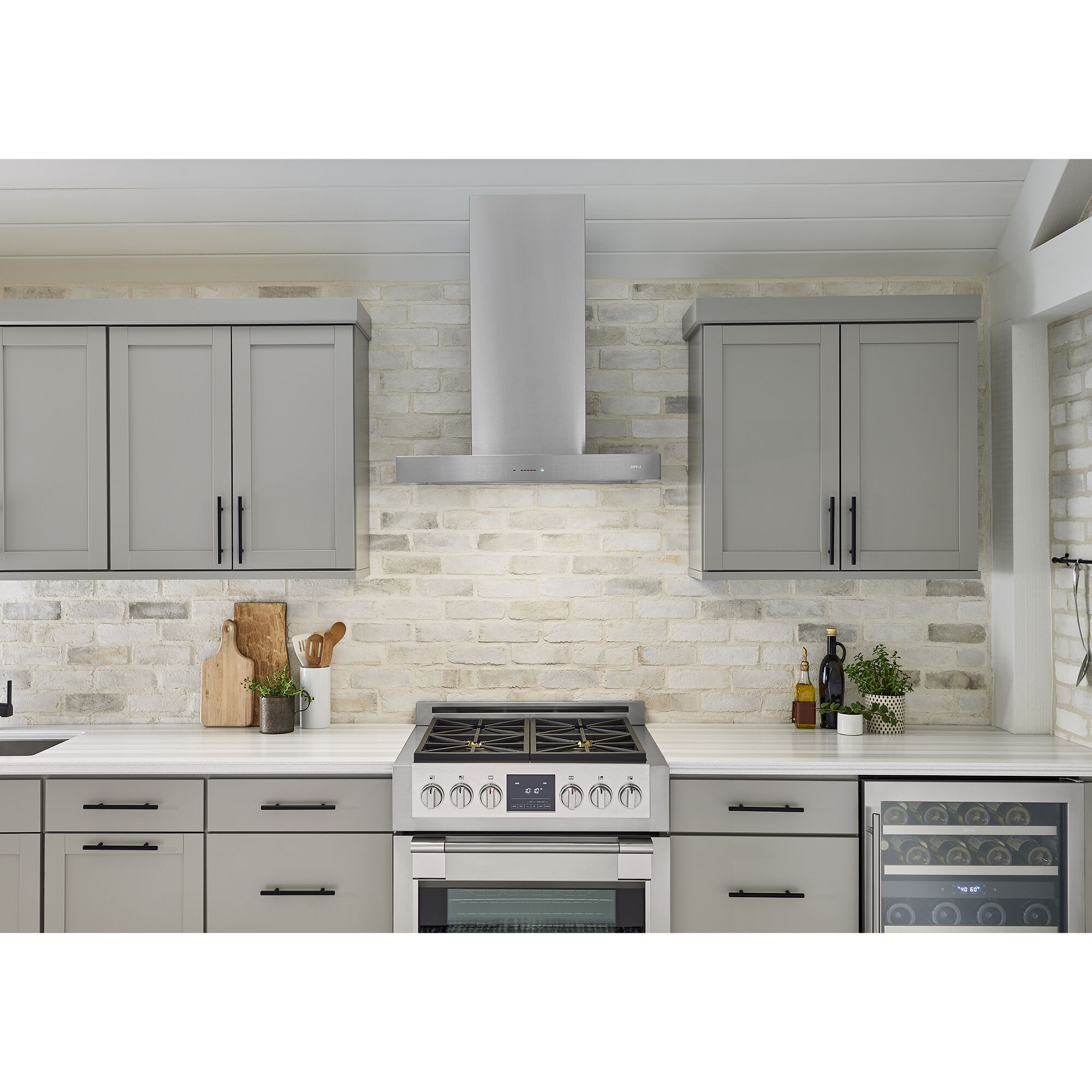 Zephyr Roma Series 30 in. Convertible Chimney Style Range Hood