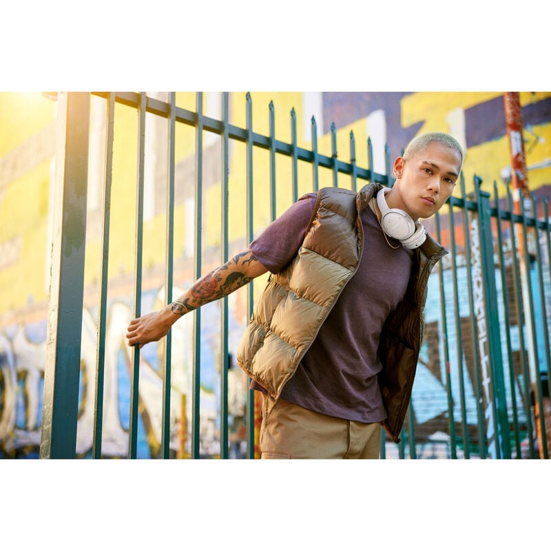 New Bose Quiet Comfort headphones - White Smoke, , hires