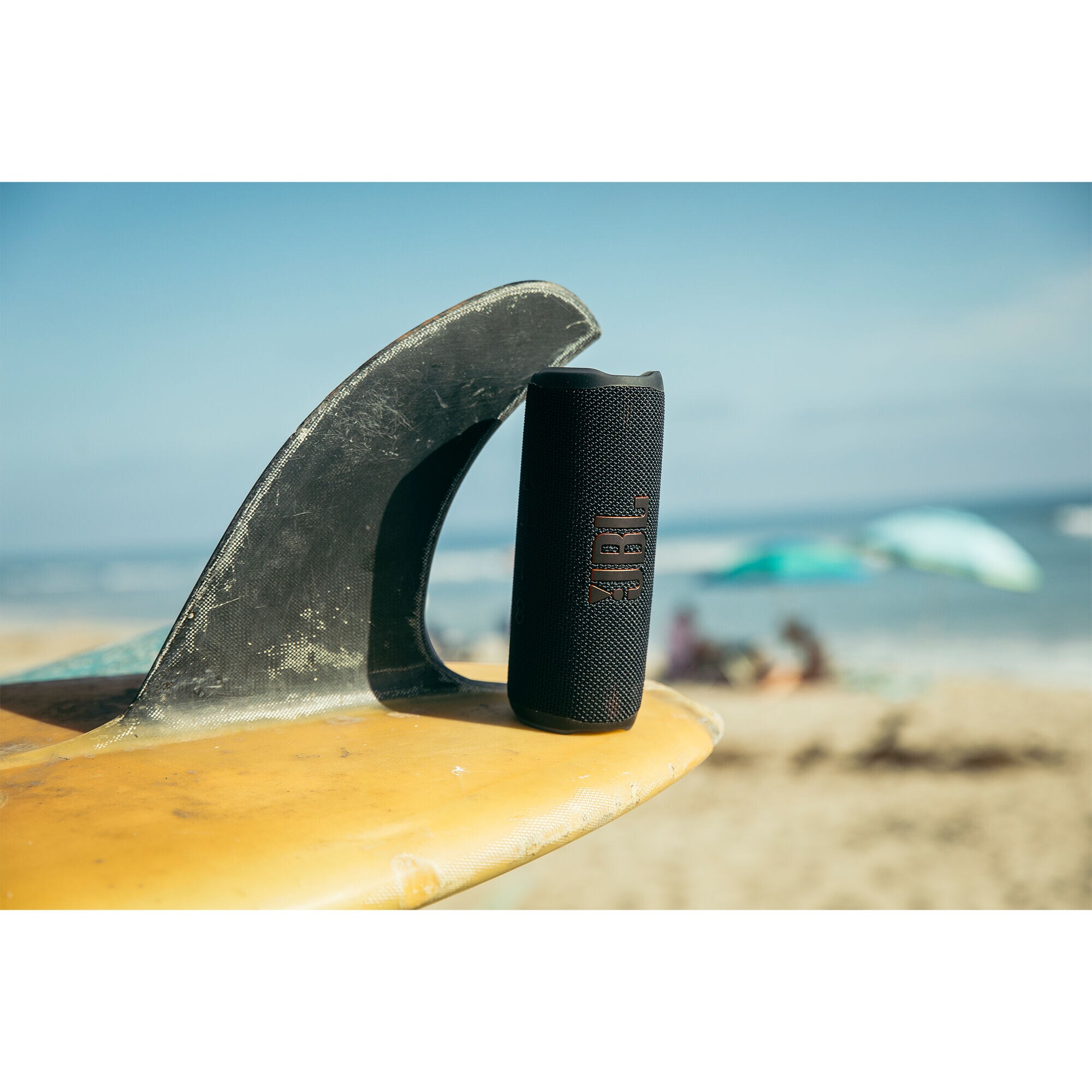 JBL Flip 6 Portable Waterproof Bluetooth Speaker - Black JBL Flip 6 Portable Waterproof Bluetooth Speaker - Black