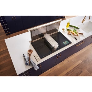 Wolf Transitional Series 36 in. Induction Cooktop with 5 Smoothtop Burners - Black, , hires