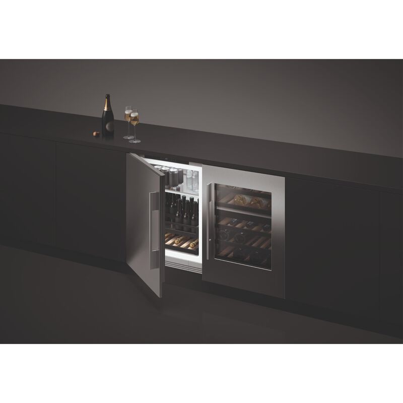 Fisher & Paykel Series 9 24 in. Built-In 4.6 cu. ft. Smart Compact Beverage Center with Adjustable Shelves & Digital Control - Custom Panel Ready, , hires