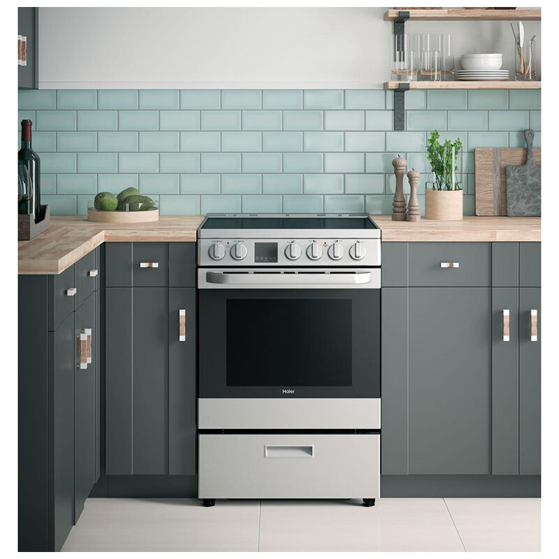 GE 24 in. 2.9 cu. ft. Standard Convection Electric Range with