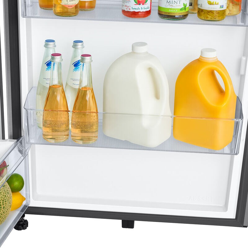 Samsung 28 in. 17.5 cu. ft. Smart Garage-Ready Top Freezer Refrigerator - Fingerprint Resistant Stainless Steel, , hires