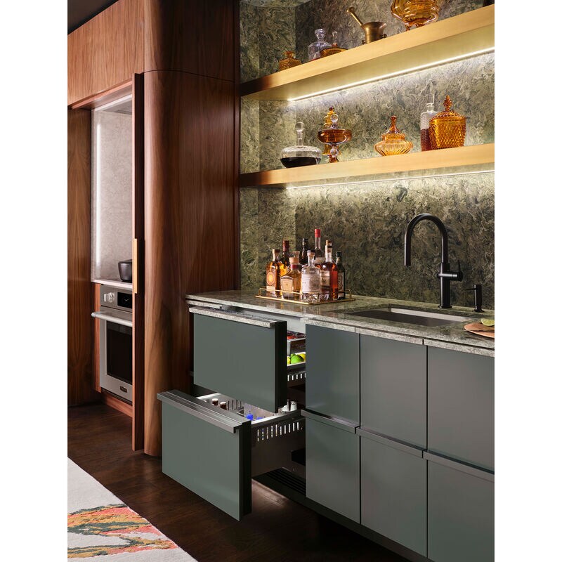 Signature Kitchen Suite 30 in. 4.7 cu. ft. Smart Steam Electric Single Wall Oven with True European Convection - Stainless Steel, , hires