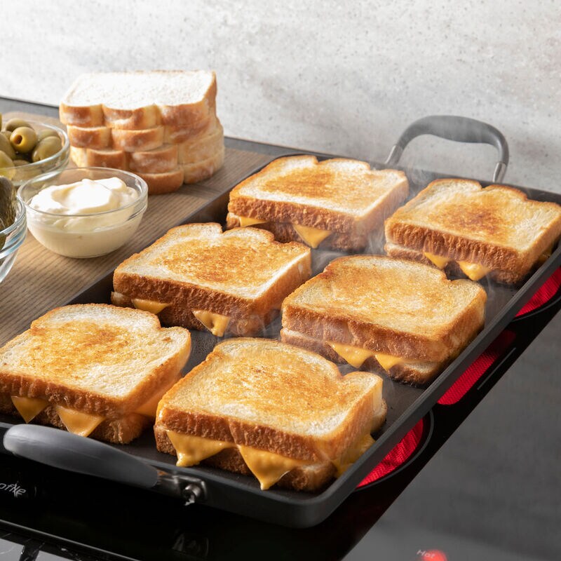 GE Profile 30 in. Electric Cooktop with 4 Radiant Burners - Black, , hires