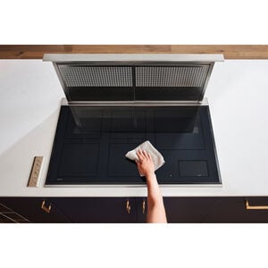 Wolf Transitional Series 36 in. Induction Cooktop with 5 Smoothtop Burners - Black, , hires