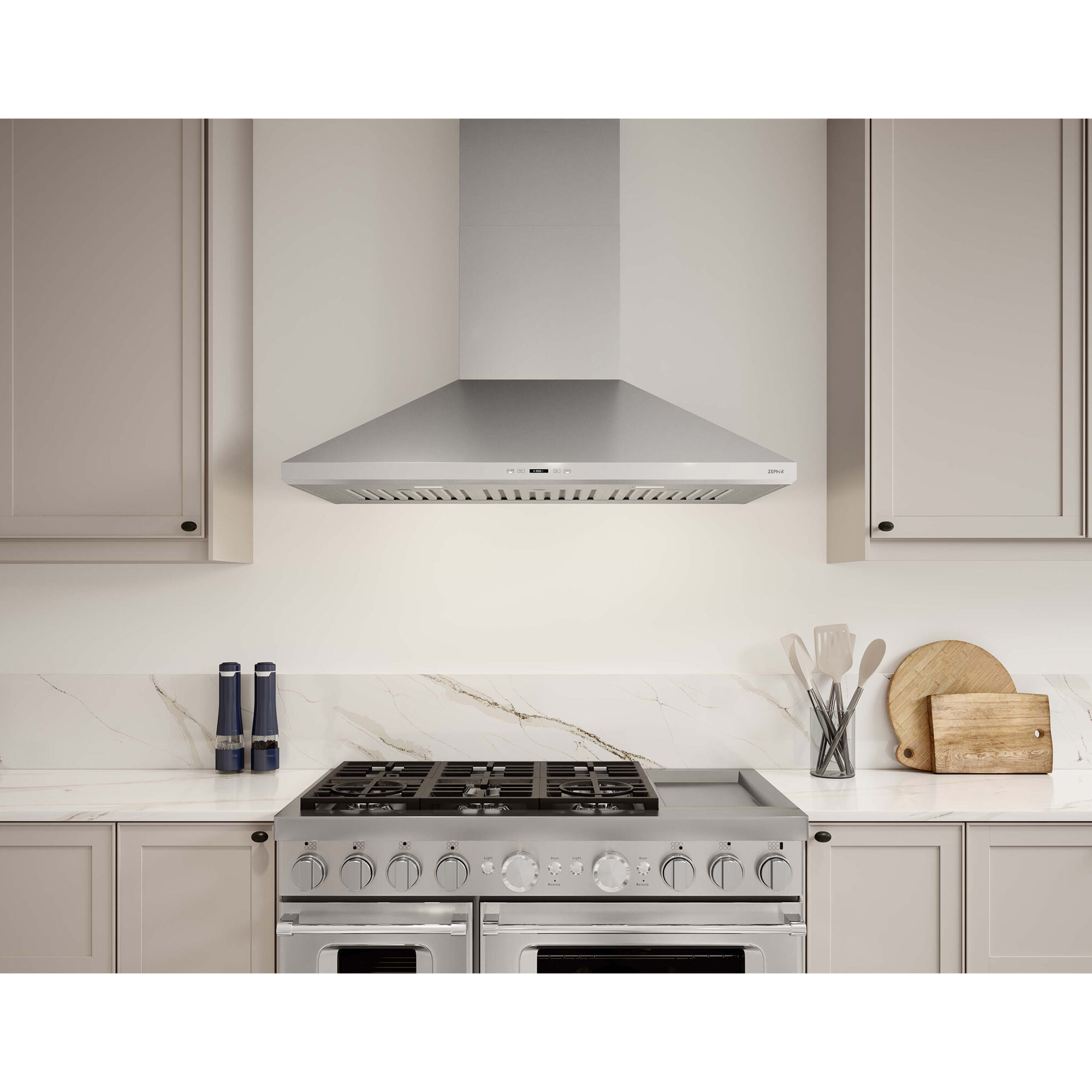 Zephyr Siena Pro Series 42 in. Chimney Style Range Hood with 5