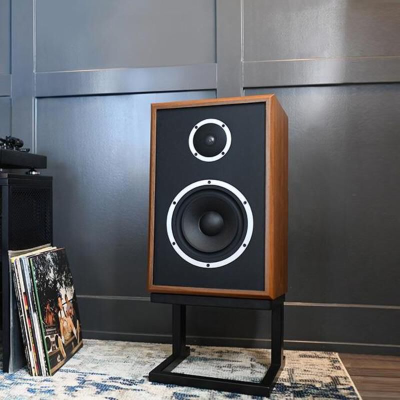 KLH Model Three Bookshelf Speaker - Walnut, Walnut, hires