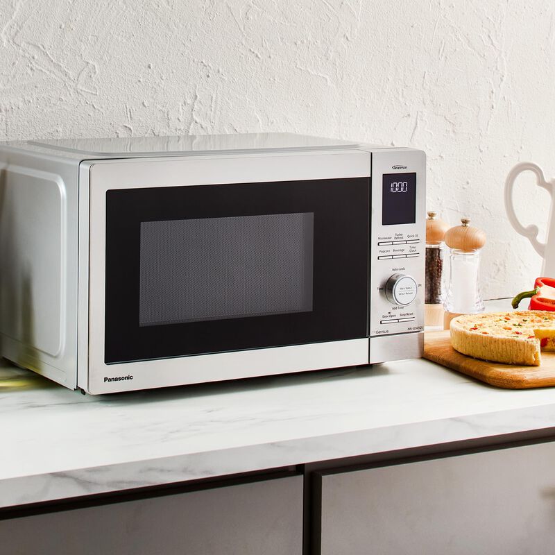 Panasonic 19 in. 0.9 cu. ft. Countertop Microwave with Sensor Cooking - Silver, , hires