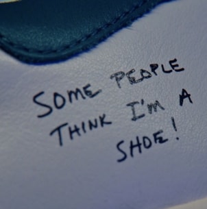 Stan Smith shoe next to descriptive text graphic