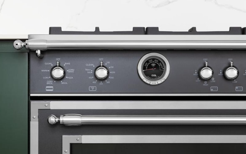 Digital gauge and soft-close oven door of Bertazzoni range