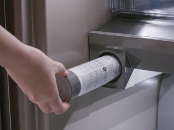 Push-Style Refrigerator Water Filter
