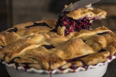 MIXED BERRY PIE