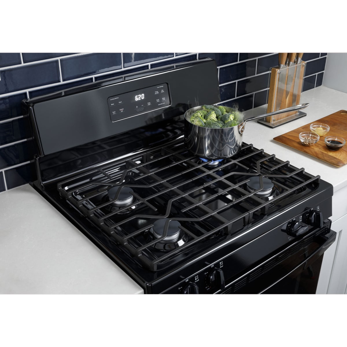 GE 30 in. 4.8 cu. ft. Gas Range with 4 Sealed Burners - Stainless Steel, , hires