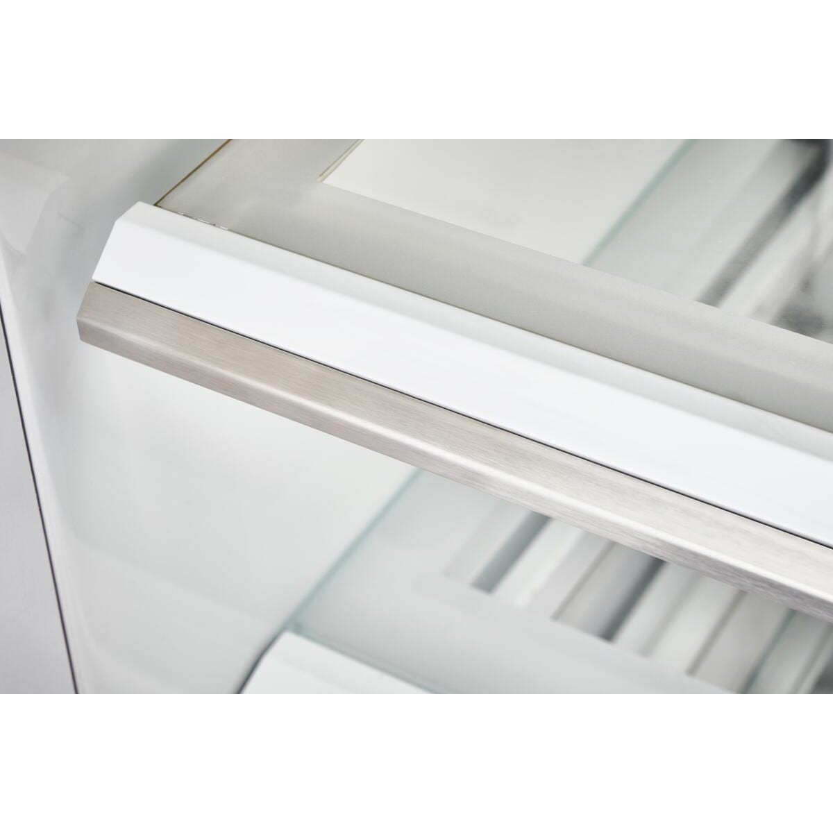 Sub-Zero Classic Series 30 in. Built-In 17.0 cu. ft. Smart Bottom Freezer Refrigerator with Professional Handles- Stainless Steel, , hires