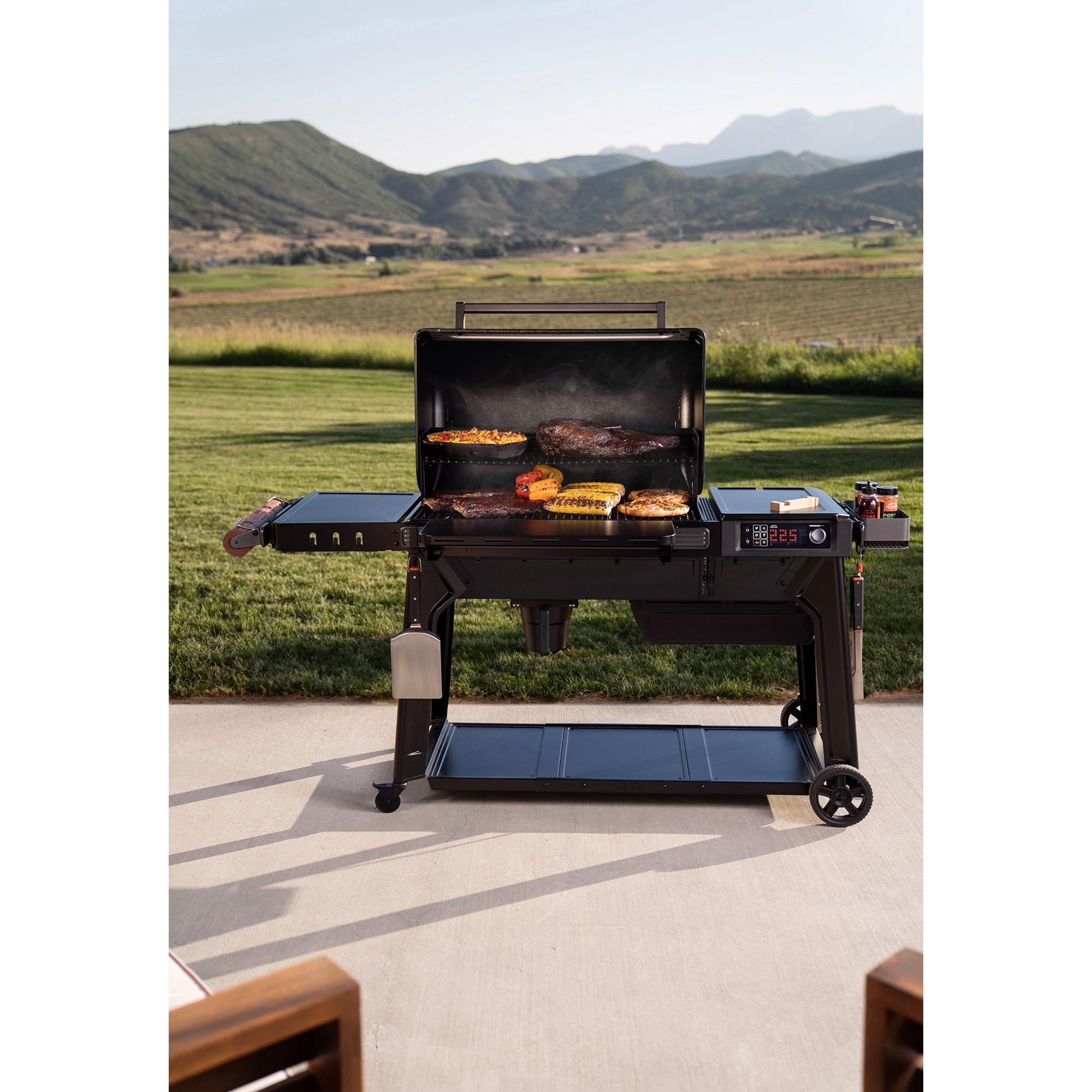 Traeger Woodridge Pro Wood Pellets Grill - Black, , hires