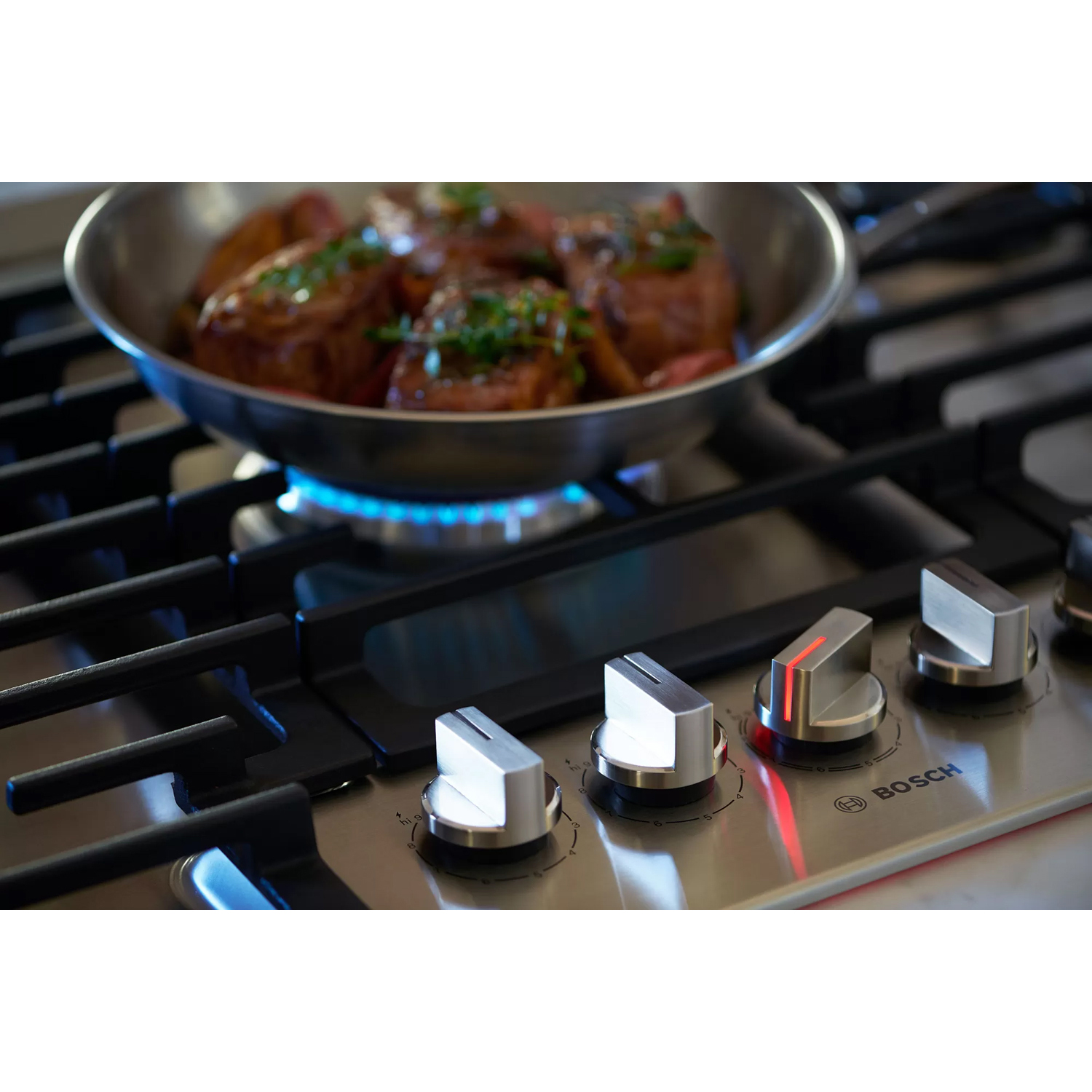 Bosch 800 Series 36 in. 5-Burner Natural Gas Cooktop with Simmer Burner