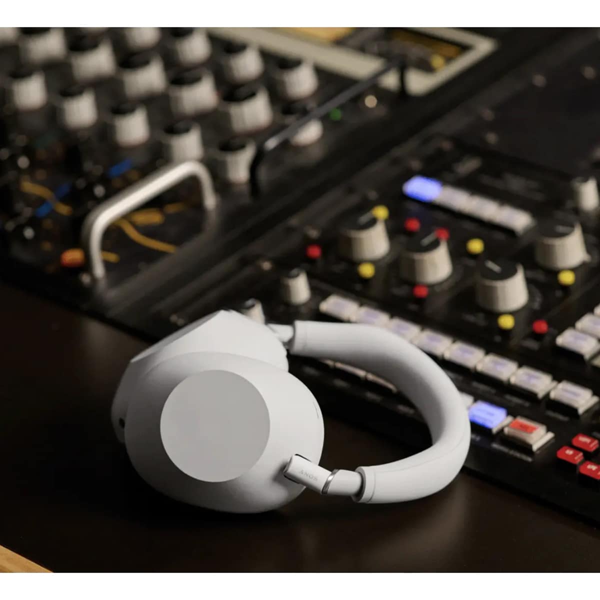 Sony WH-1000XM6 Noise-Canceling Wireless Over-Ear Headphones (Platinum Silver), , hires