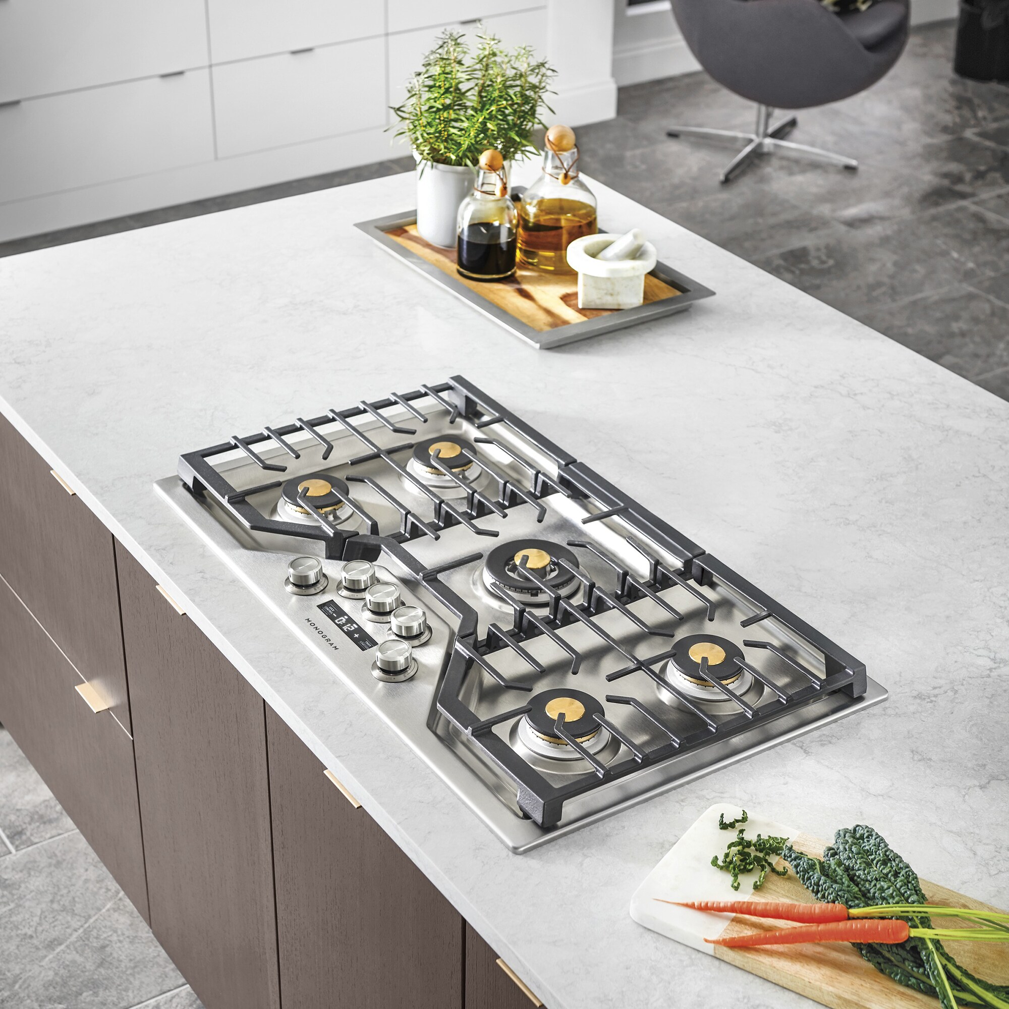 Monogram 36 in. 5-Burner Smart Natural Gas Cooktop with Griddle, Simmer Burner & Power Burner - Stainless Steel, , hires