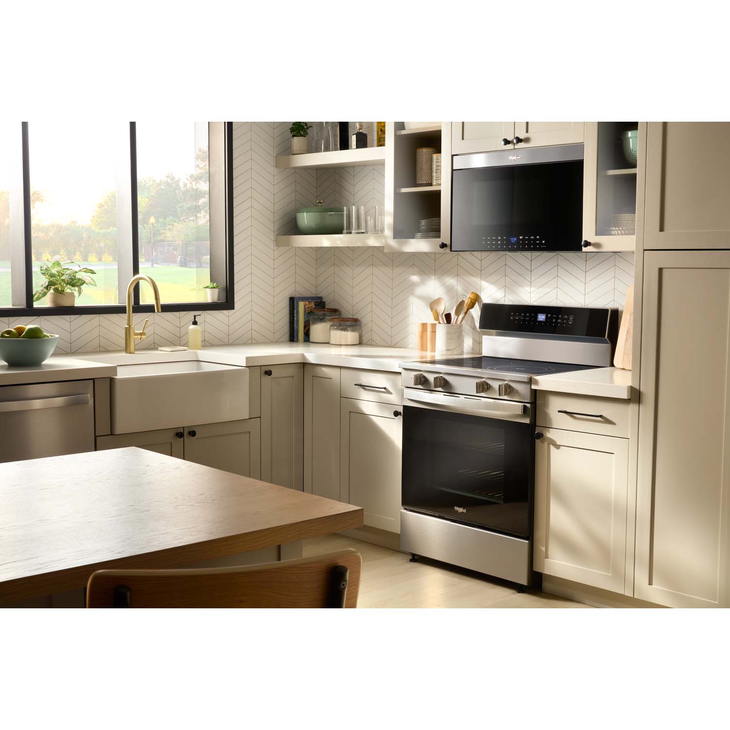 Whirlpool 30 in. 5.3 cu. ft. Smart Air Fry True European Convection Electric Range with Radiant Burners - Fingerprint Resistant Stainless, Fingerprint Resistant Stainless, hires