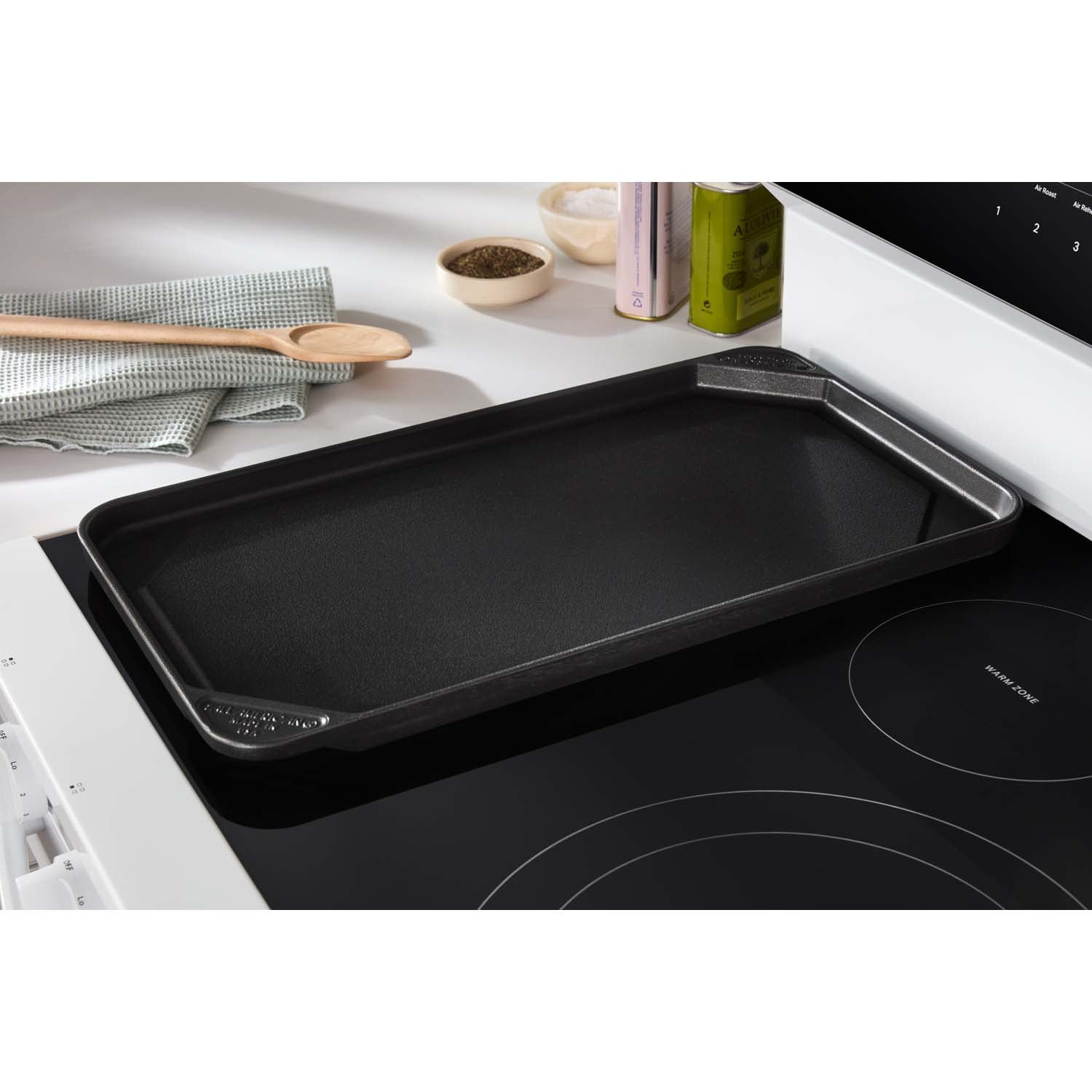 Whirlpool 30 in. 5.3 cu. ft. Smart Air Fry True European Convection Electric Range with Radiant Burners - White, White, hires