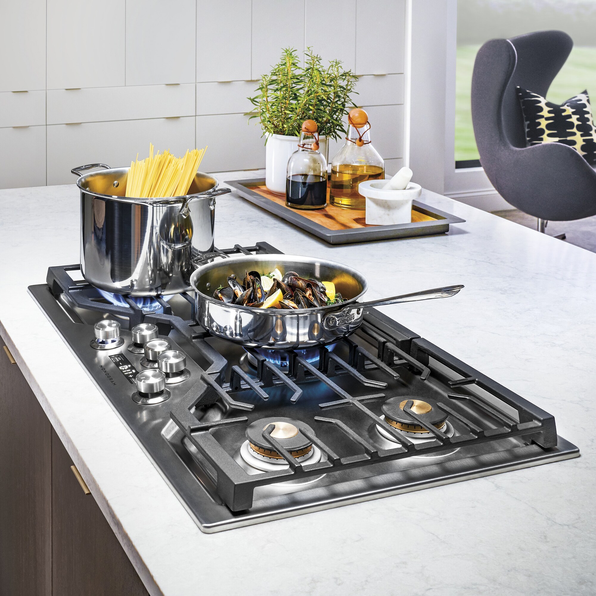 Monogram 36 in. 5-Burner Smart Natural Gas Cooktop with Griddle, Simmer Burner & Power Burner - Stainless Steel, , hires