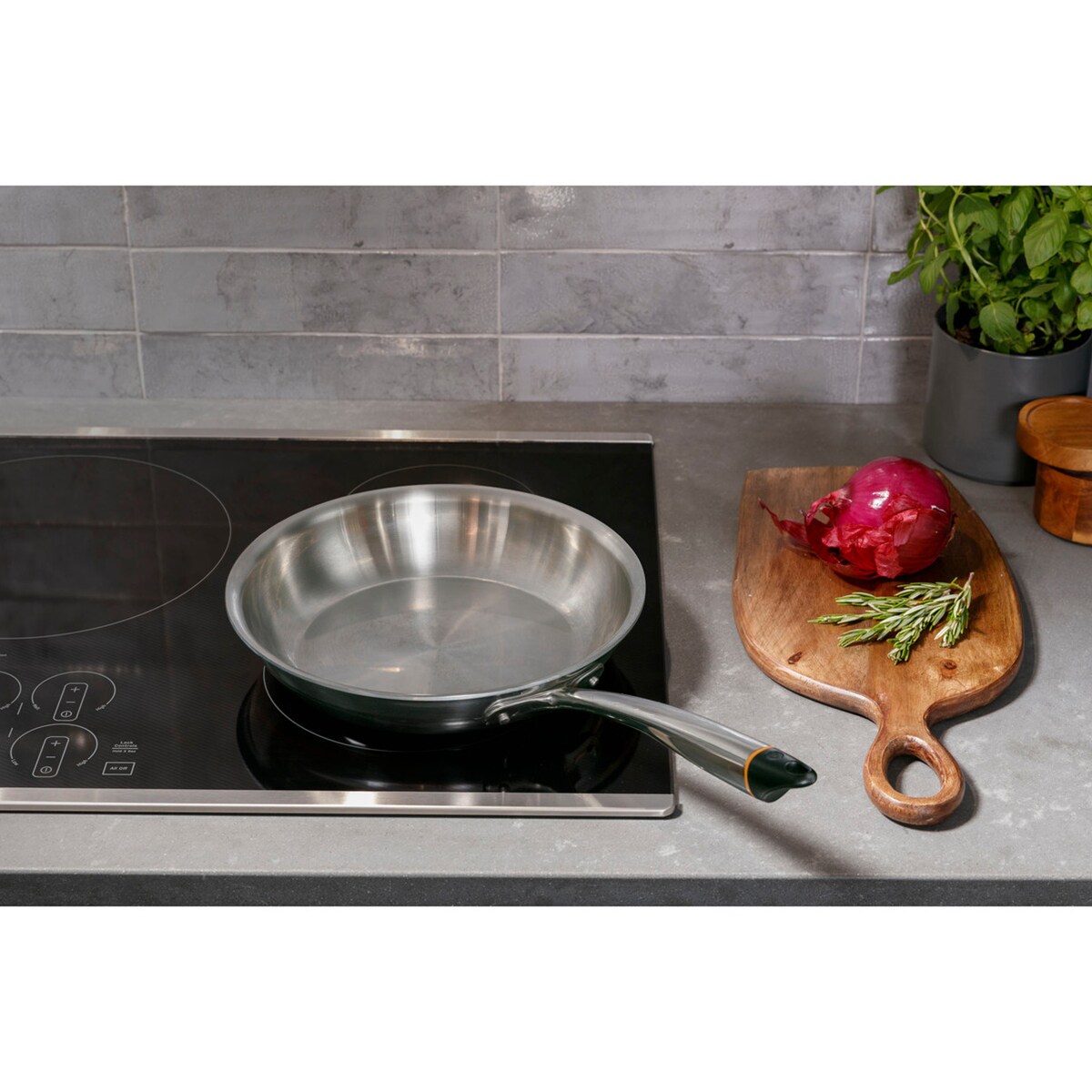 GE Profile 30 in. 4-Burner Smart Induction Cooktop with Simmer Burner & Power Burner - Black, , hires