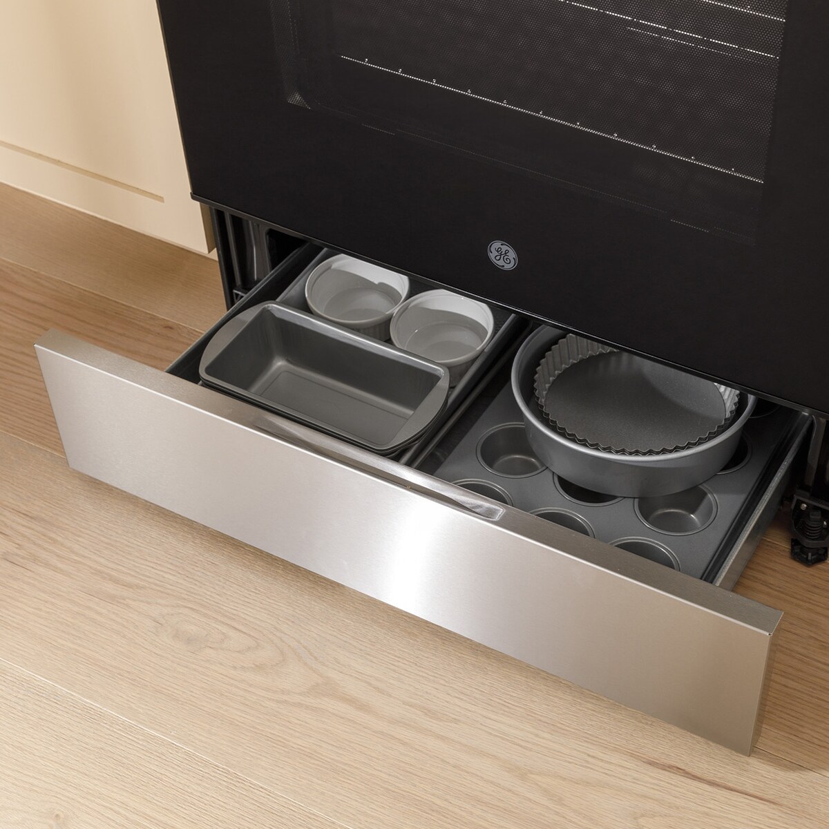 GE 500 Series 30 in. 5.3 cu. ft. Slide-In Gas Range with 5 Sealed Burners & Griddle - Stainless Steel, , hires