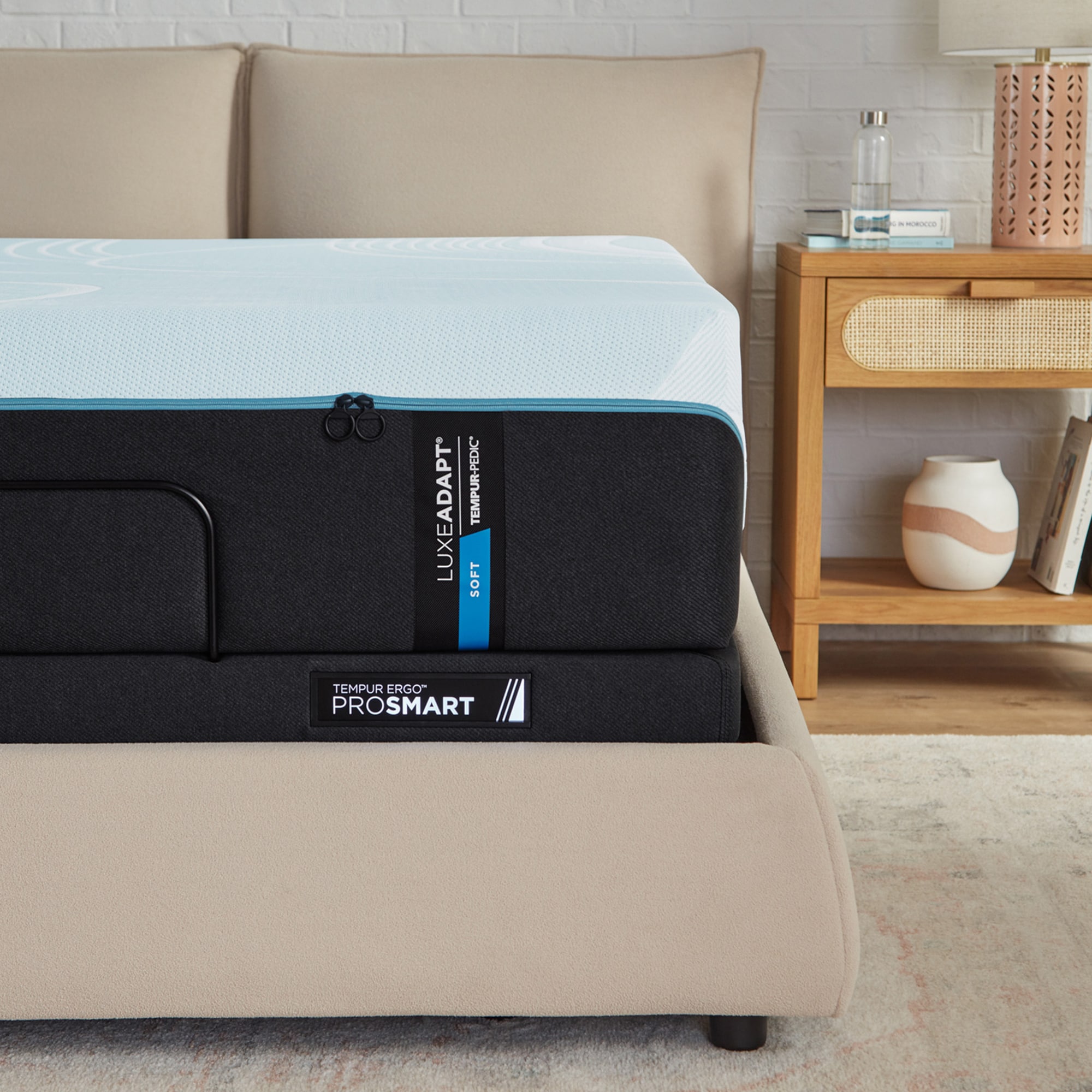 Tempur-Pedic LuxeAdapt 2.0 Soft Queen Size Mattress, , hires