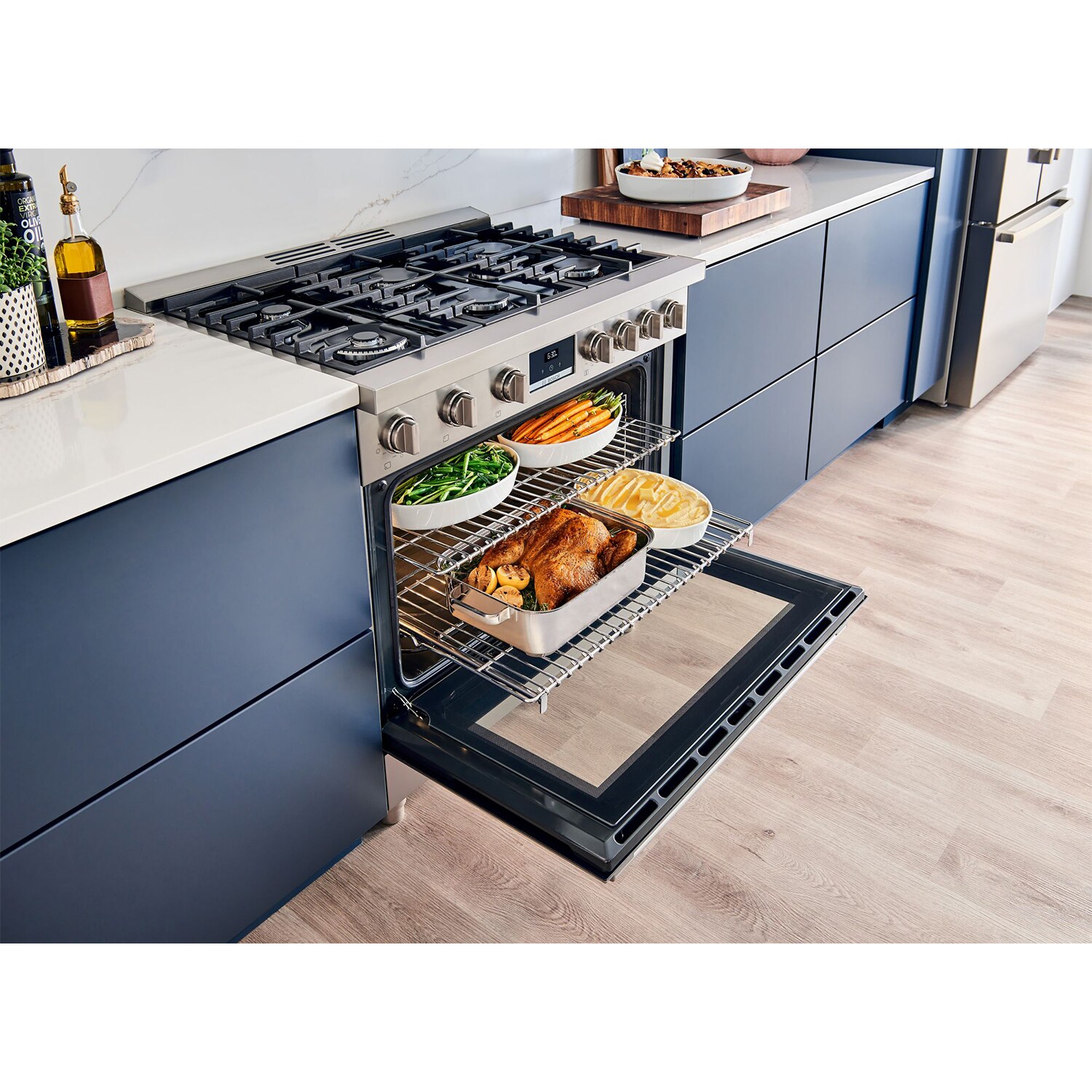 Bosch 800 Series 36 in. 3.7 cu. ft. True European Convection Dual Fuel Range with 6 Sealed Burners - Stainless Steel, , hires