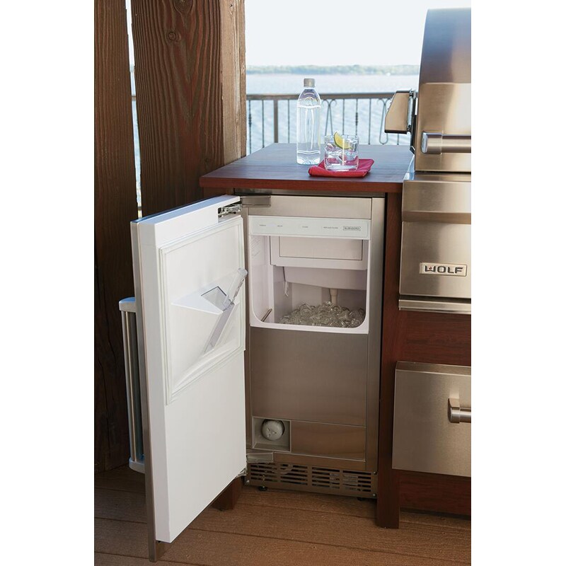 SubZero 15 in. BuiltIn Ice Maker with 25 Lbs. Ice Storage Capacity