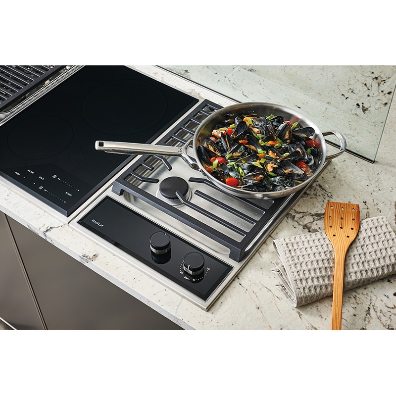 Wolf Transitional 15 in. 2-Burner Induction Cooktop with Simmer Burner & Power Burner - Stainless Steel, , hires