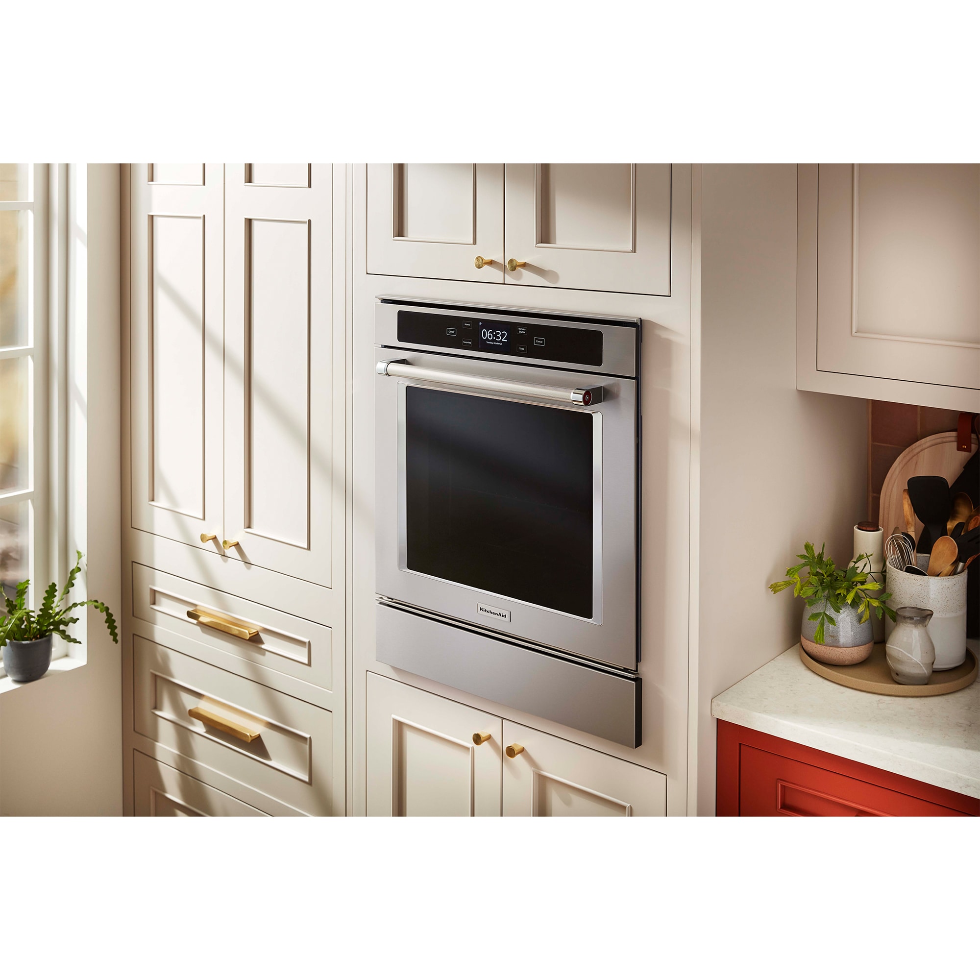 KitchenAid 24 in. 2.6 cu. ft. Smart Electric Single Wall Oven with True European Convection - Fingerprint Resistant Stainless Steel, , hires