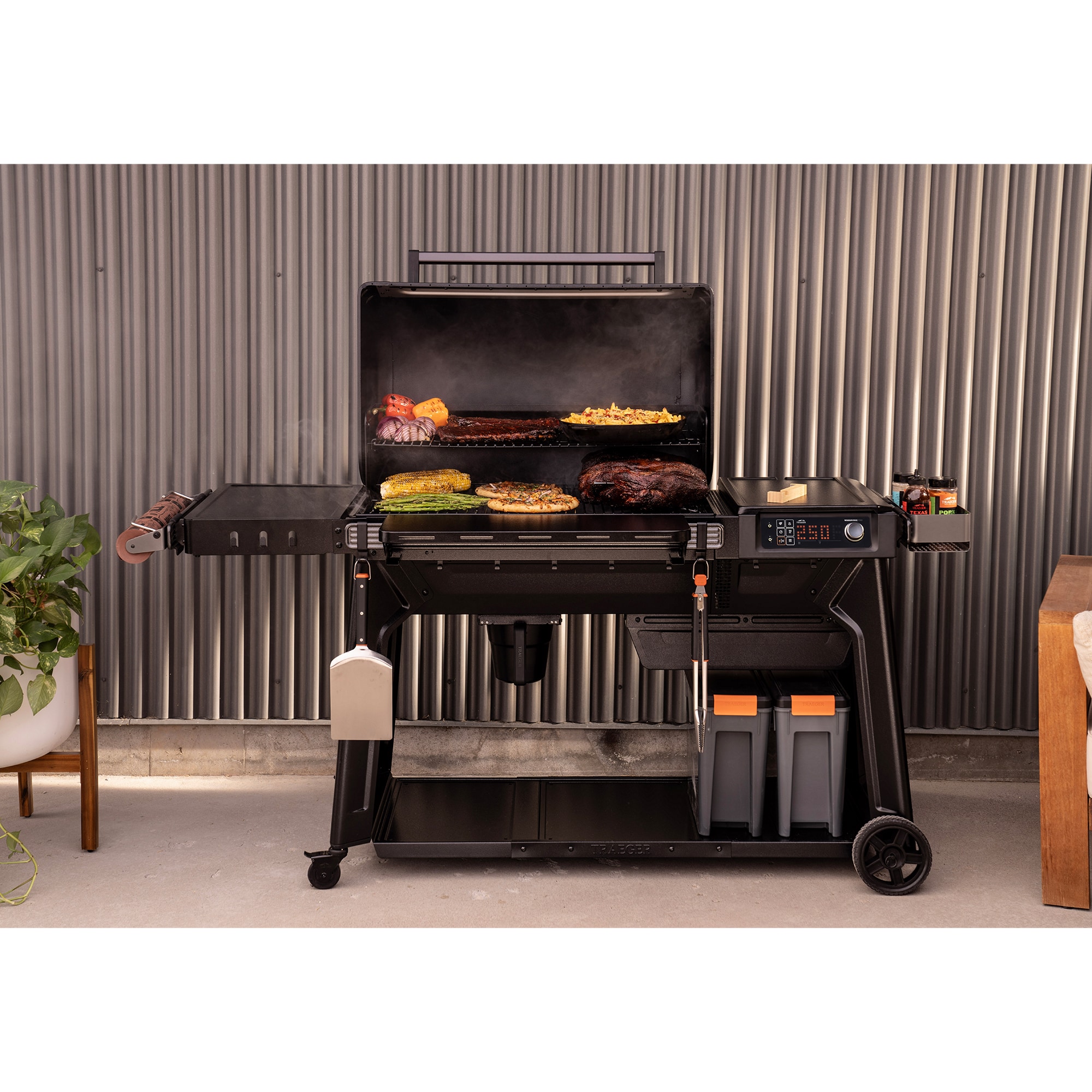 Traeger Woodridge Pro Wood Pellets Grill - Black, , hires