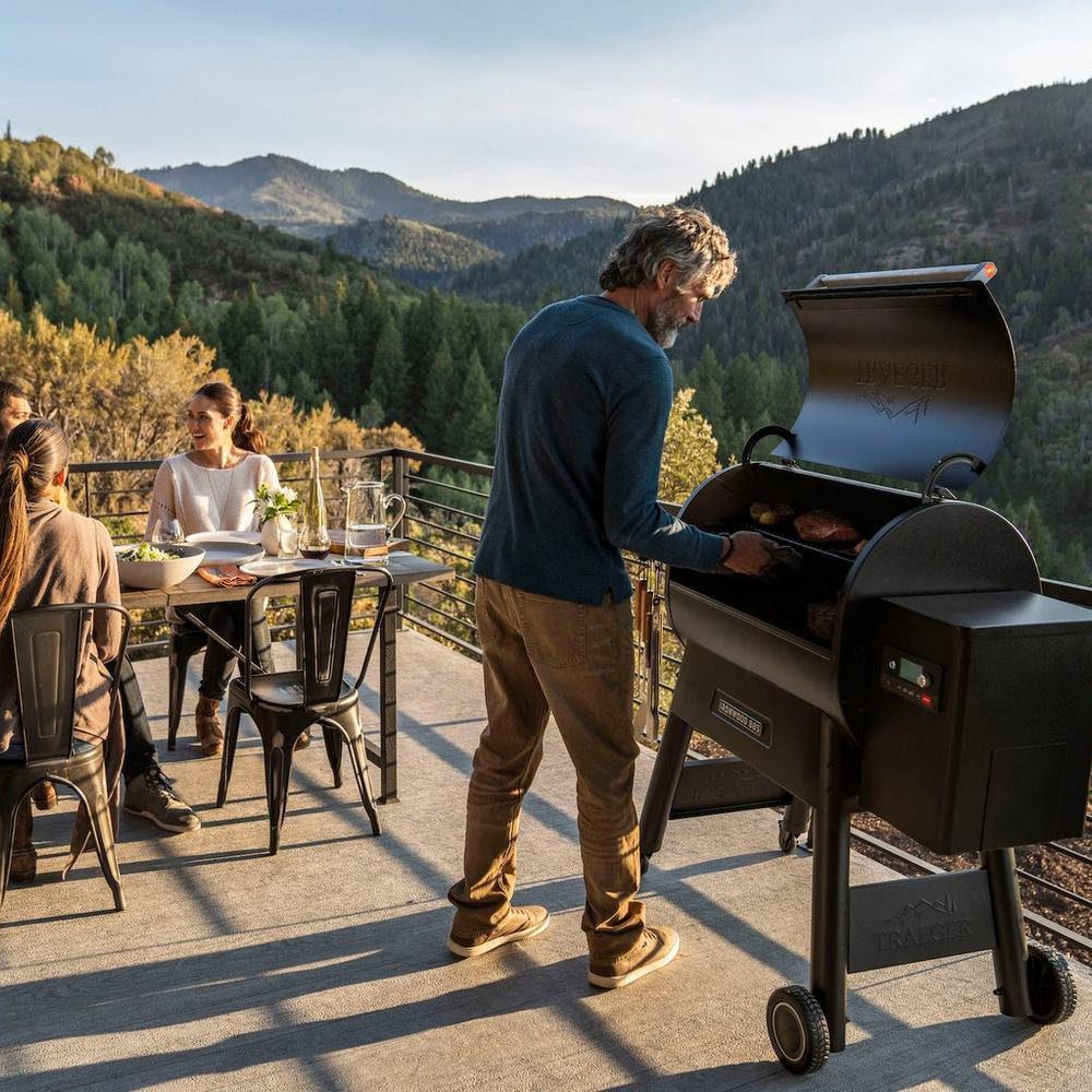 Traeger Ironwood 885 Wood Pellets Grill - Black, , hires