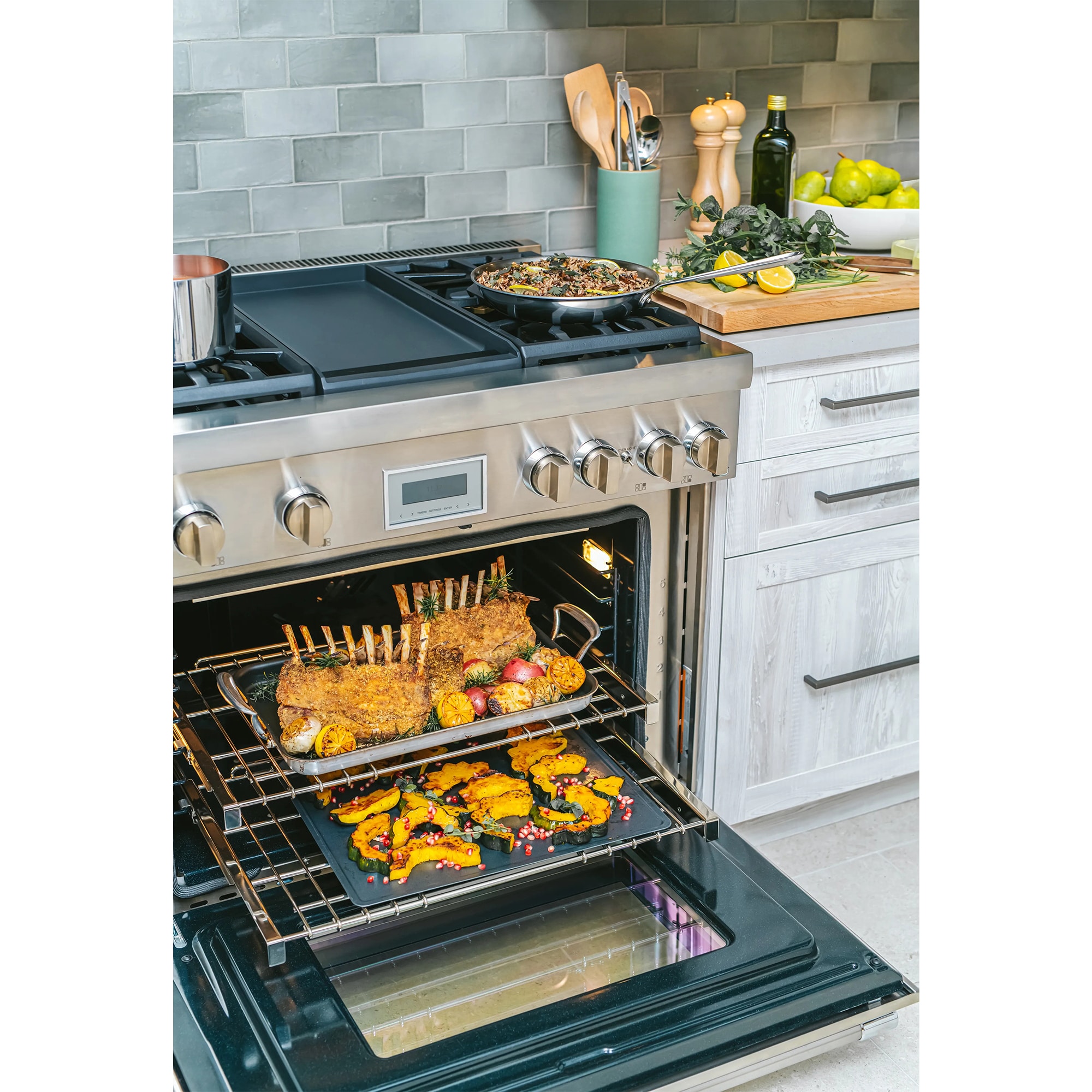 Thermador Pro Harmony Professional Series 36 in. 4.9 cu. ft. Smart True European Convection Dual Fuel Range with 4 Sealed Burners & Griddle - Stainless Steel, , hires