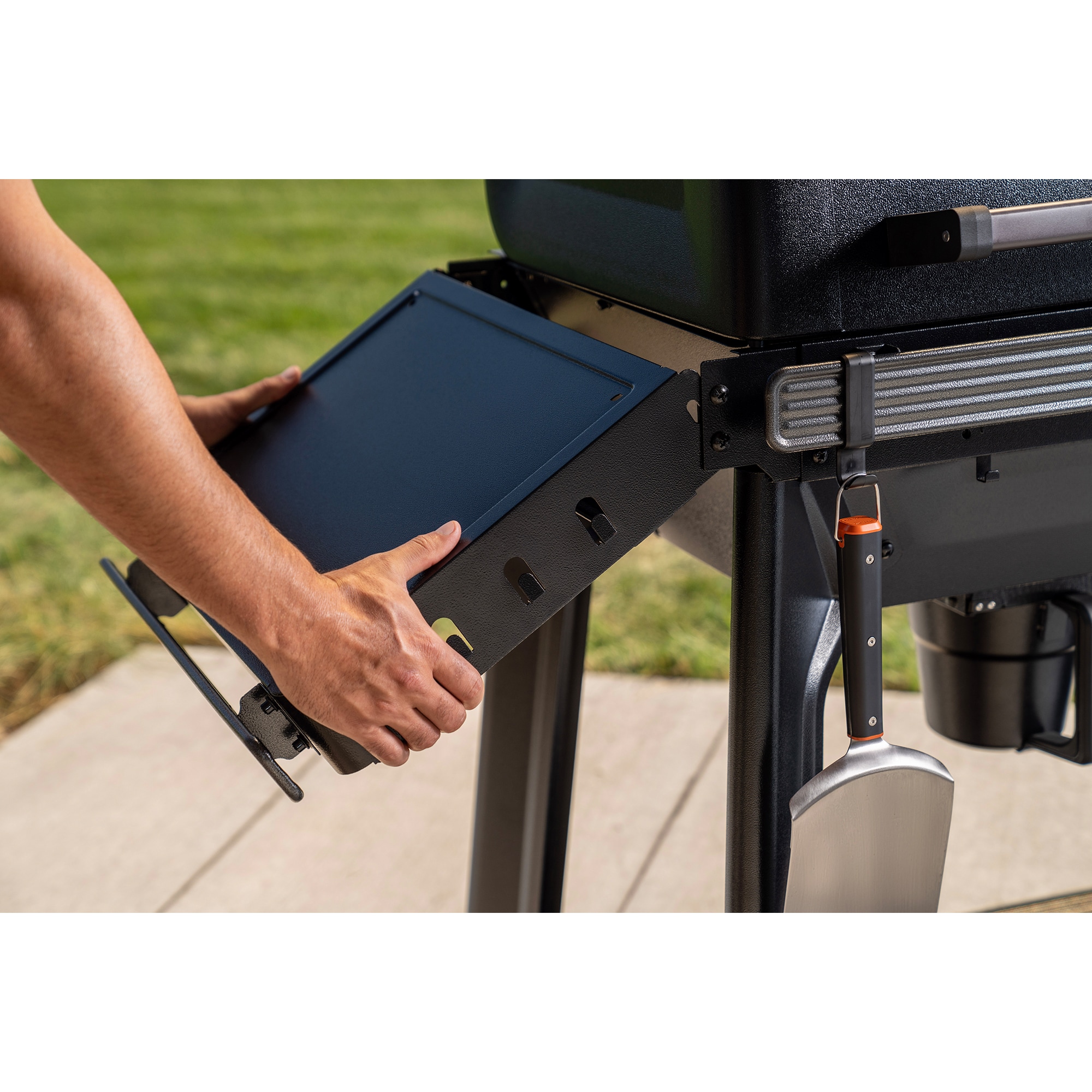 Traeger Woodridge Pro Wood Pellets Grill - Black, , hires