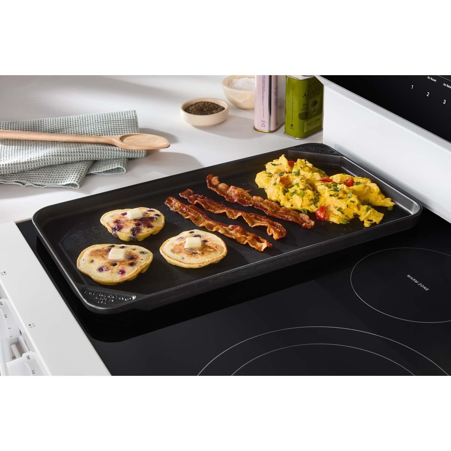 Whirlpool 30 in. 5.3 cu. ft. Smart Air Fry True European Convection Electric Range with Radiant Burners - White, White, hires