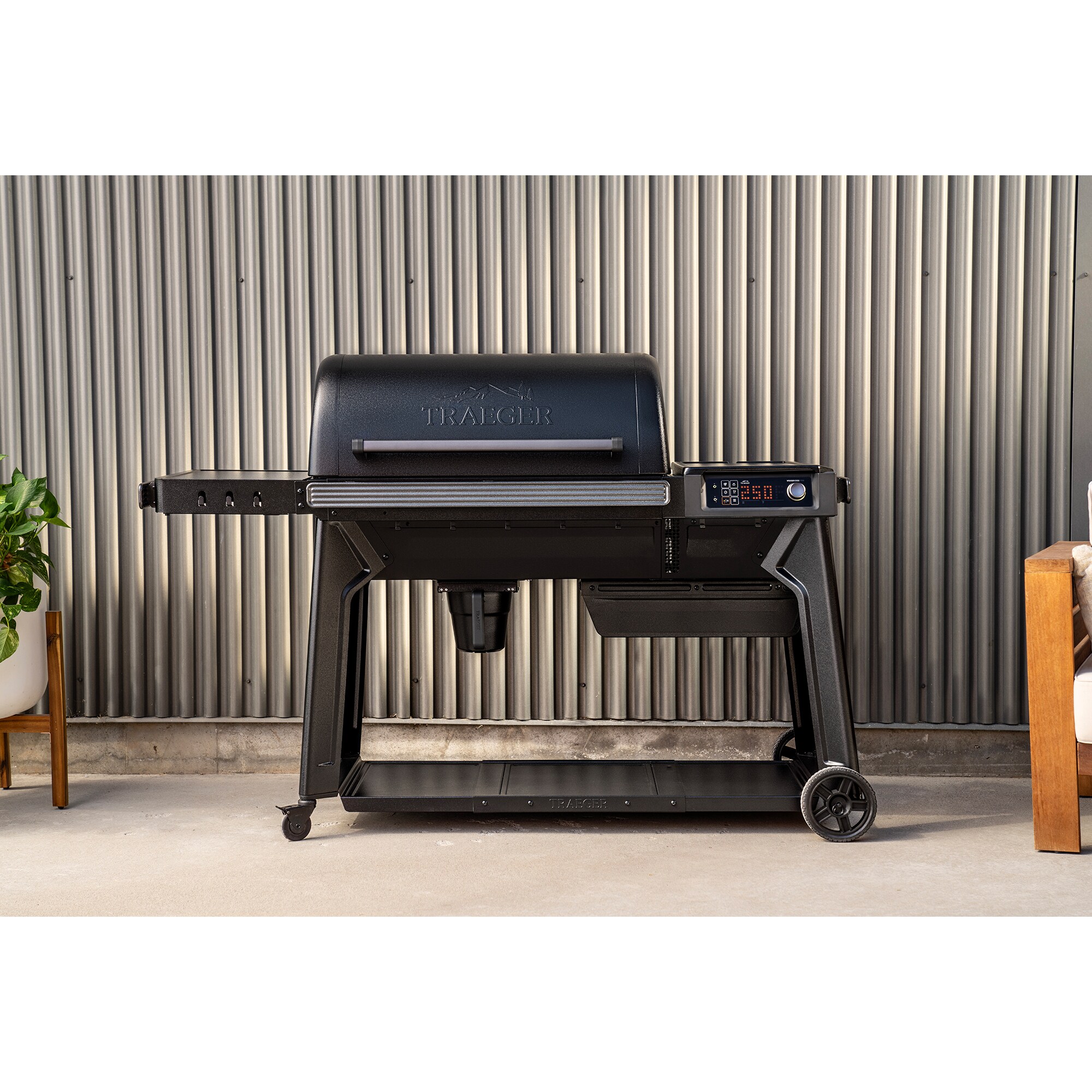 Traeger Woodridge Pro Wood Pellets Grill - Black, , hires
