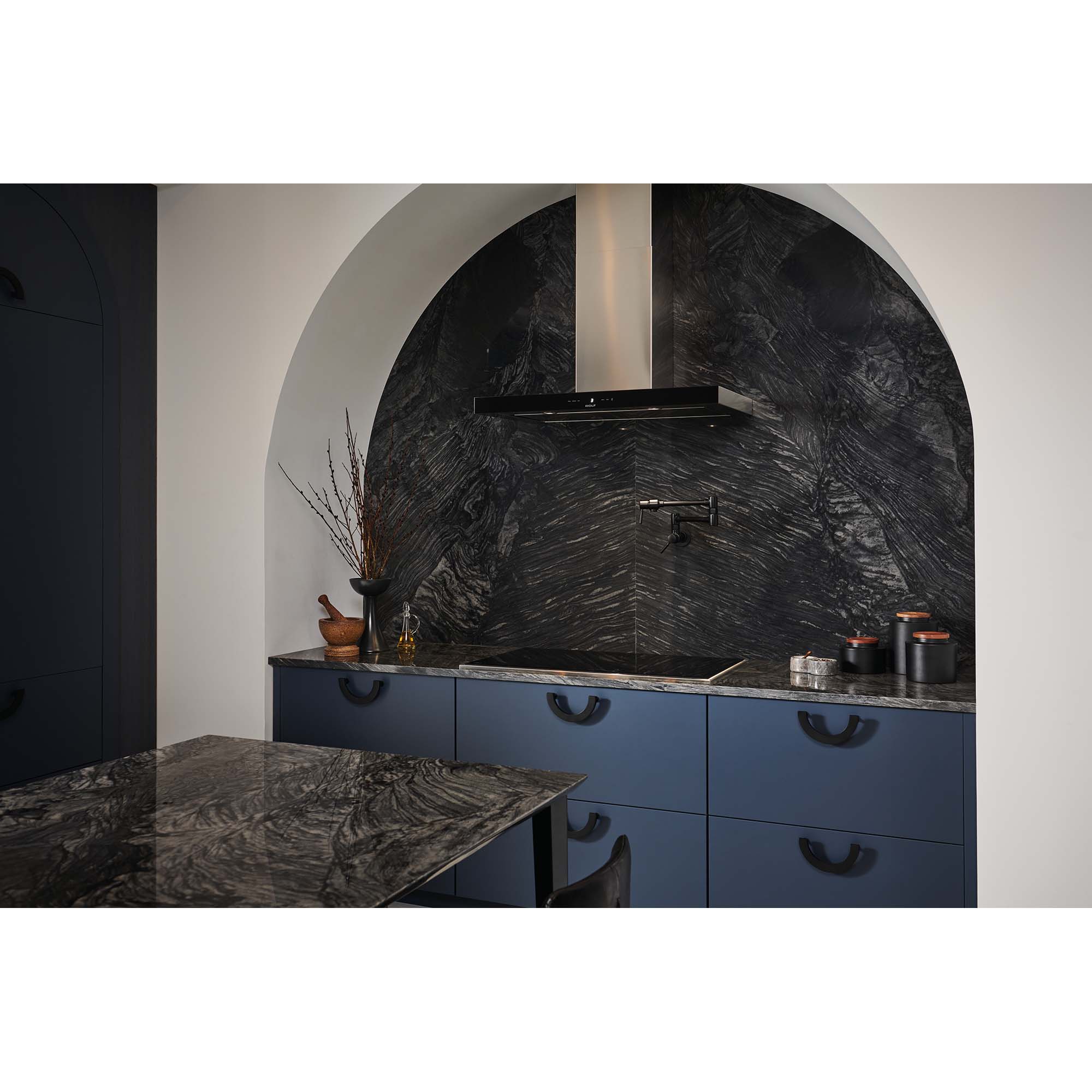 Wolf Transitional Series 36 in. 5Burner Induction Cooktop with Simmer