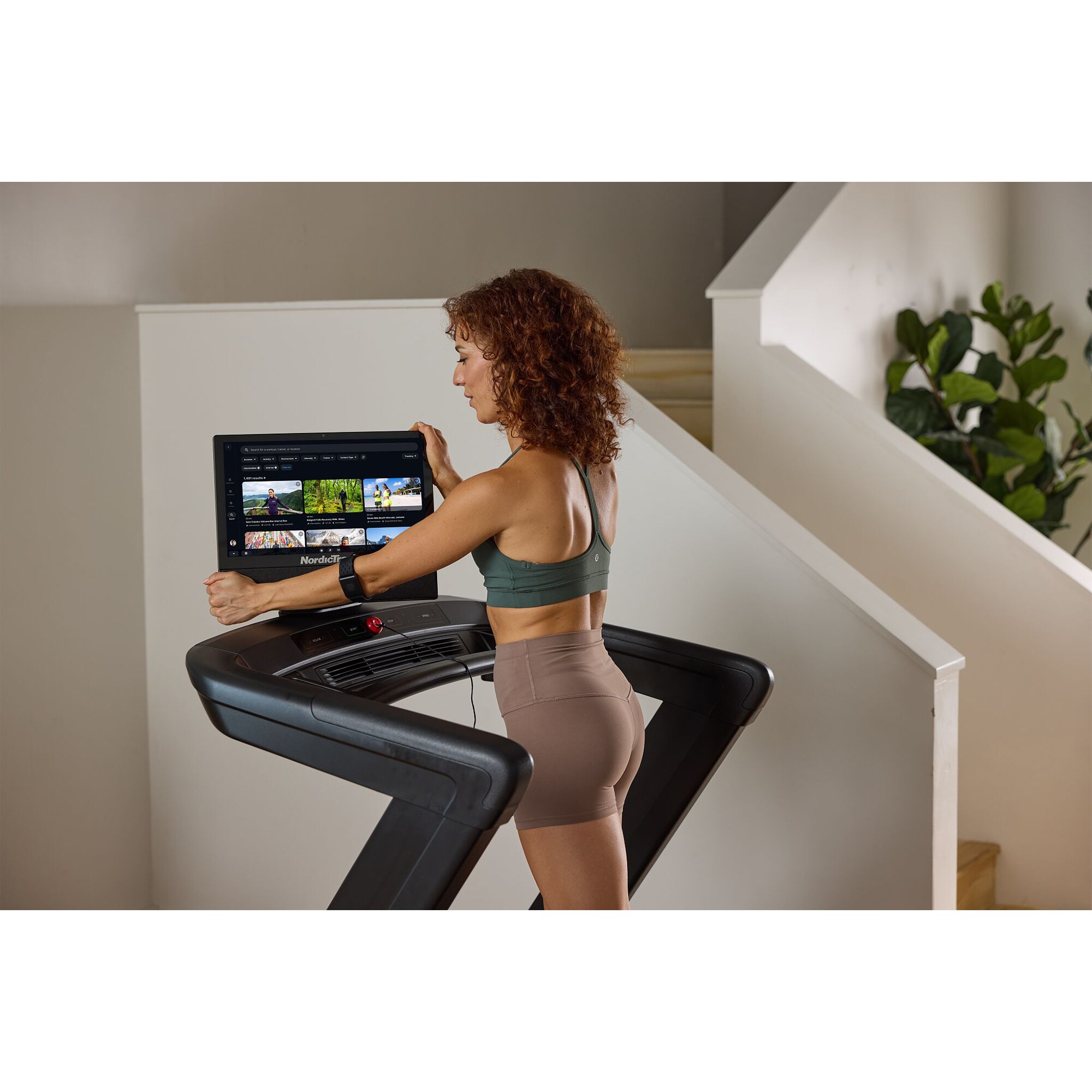 Nordictrack Commercial 1750 Treadmill, , hires