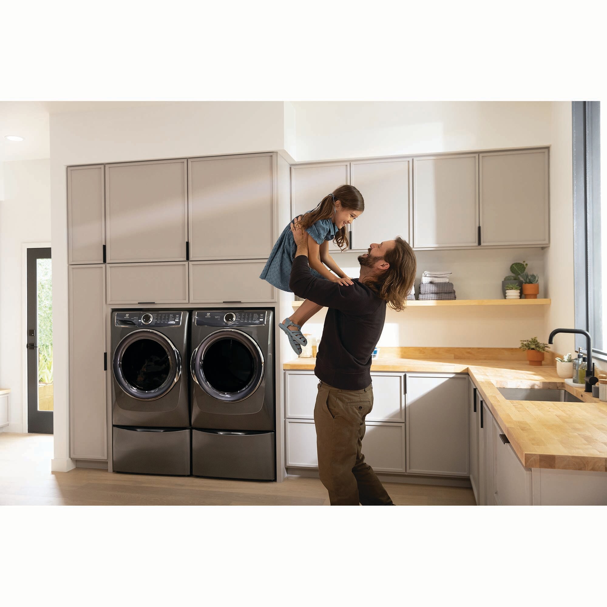 Electrolux 600 Series 27 in. 8.0 cu. ft. Stackable Electric Dryer with Balance Dry, Instant Refresh, Perfect Steam & Sanitize Cycle - Titanium, Titanium, hires