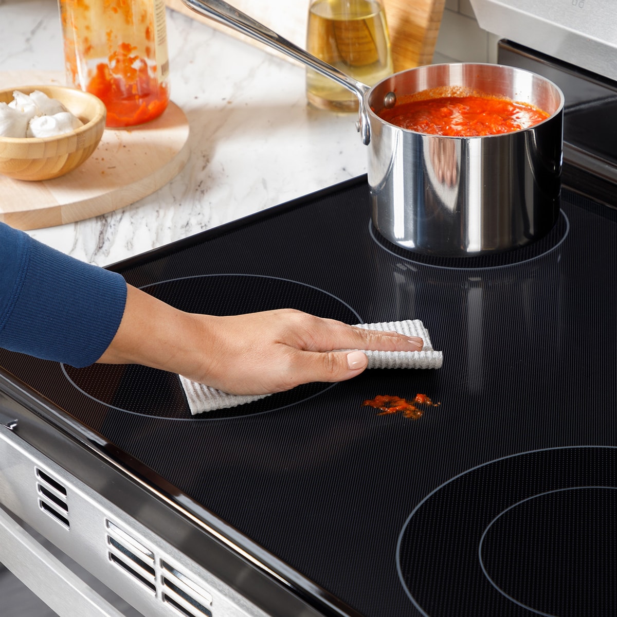 GE 400 Series 30 in. 5.3 cu. ft. Electric Range with Radiant Burners - White, White, hires