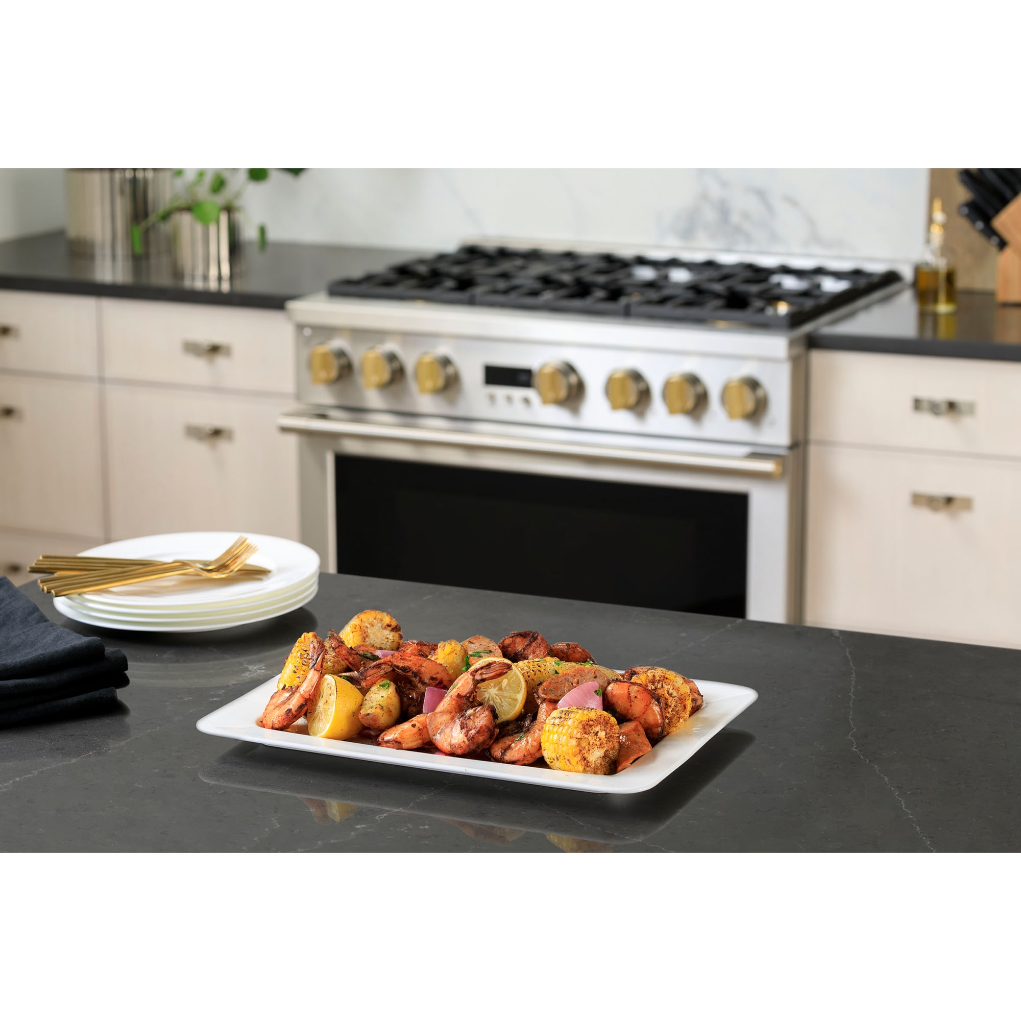 Monogram Statement Series 36 in. 6.2 cu. ft. Smart Standard Convection Gas Range with 4 Sealed Burners & Griddle - Stainless Steel, , hires